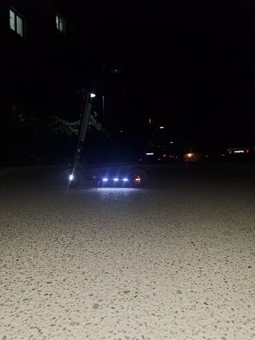 Mopedlər,skuterlər: - x8, 50 sm3, 2024 il, 34 km