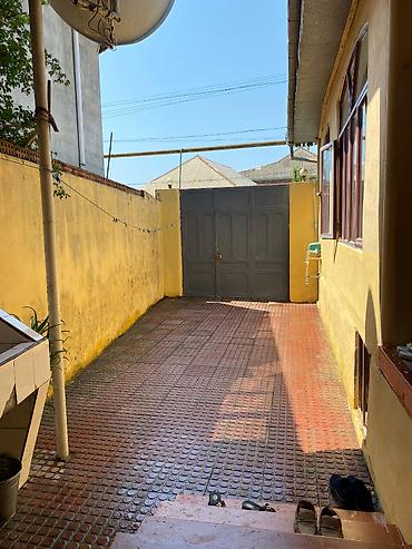 balaxanı satilan evler: 4 otaqlı, 200 kv. m, Kredit yoxdur, Orta təmir — 1