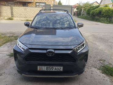 Toyota: Срочно продаю автомашину РАВ 4 с 2019 г. в., комплектация XLE черная