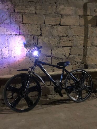 Nənnilər: İşlənmiş İki təkərli Uşaq velosipedi Vista, 26", sürətlərin sayı: 21, Ünvandan götürmə