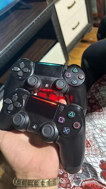 kohne televizor: Sony PlayStation 4 Slim oyun konsolu – 2 ədəd DualShock 4 idarəetmə — 3