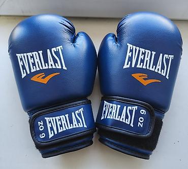 спортивная сумка: Боксерский комплект (детский/юношеский): - Перчатки EVERLAST 6 oz — — 1