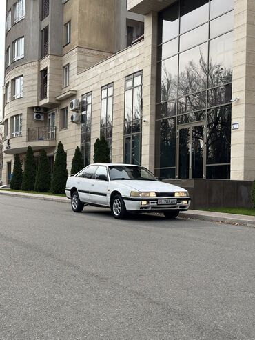 Mazda: Mazda 626: 1991 г., 2.2 л, Механика, Бензин, Хэтчбэк