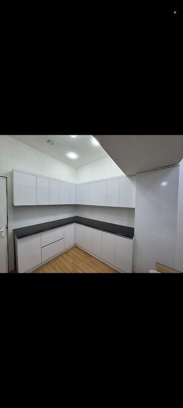 Vitrin mətbəx mebeli 1000azn satılır. Ölçü 2×3 ünvan 28 may ⅛) 7228