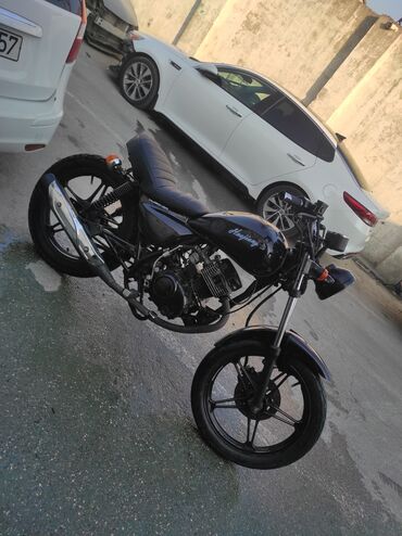 Salam hamiya zontes classic dayun matoru qoyulub 200cc bezi xercleri