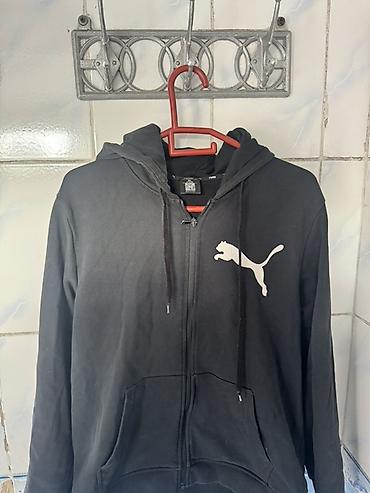 Толстовка PUMA с капюшоном и молнией спереди. - Цвет: черный с крупным