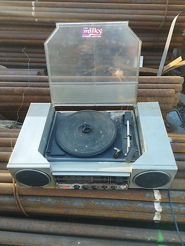 Stereofonik vinil pleyer və radio kombosu Məhsul təsviri: - Üst