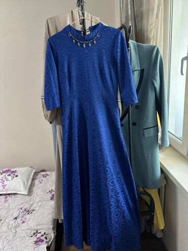 синяя платья: Вечернее платье, Длинная модель