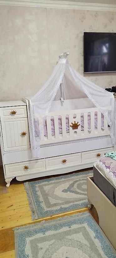 alibebe beşik: Oğlan və qız üçün, İşlənmiş, Çarpayı, Bazalı, Matras ilə, Siyirməli — 3