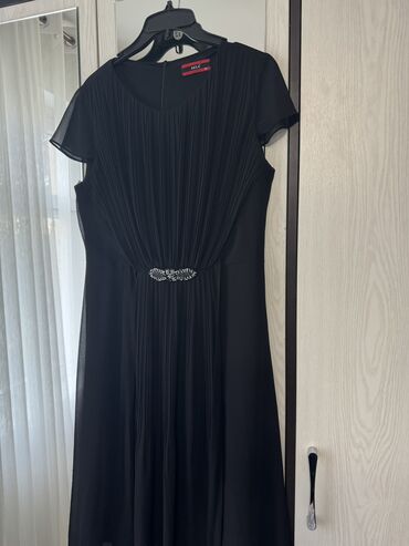 платье размер м: Вечернее платье, Классическое, Без рукавов, M (EU 38)