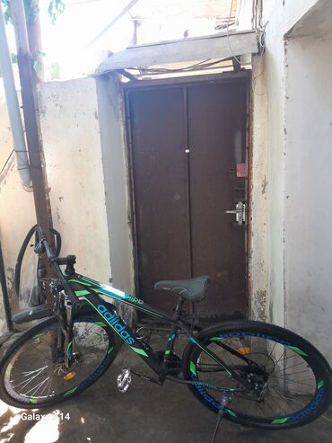 İşlənmiş Şəhər velosipedi Adidas, 29", Ünvandan götürmə