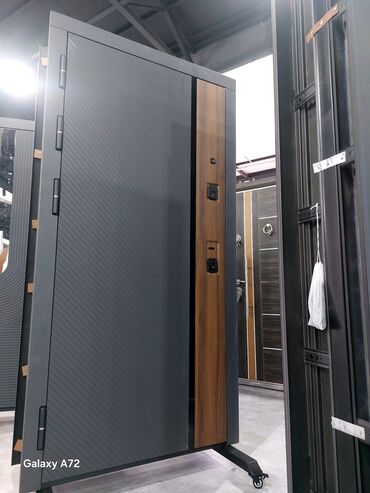 Giriş qapıları: Dəmir giriş qapıları – müasir dizayn və gücləndirilmiş təhlükəsizlik — 37