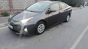 маш: Toyota Prius: 2017 г., Гибрид, Лифтбек — 2