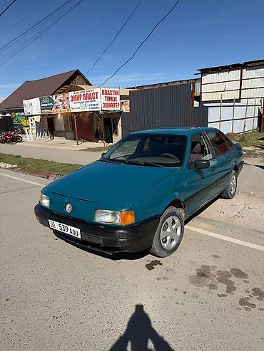 Volkswagen Passat: 1988 г., 2 л, Механика, Бензин, Седан at lalafo.kg Volkswagen Passat: 1988 г., 2 л, Механика, Бензин, Седан
