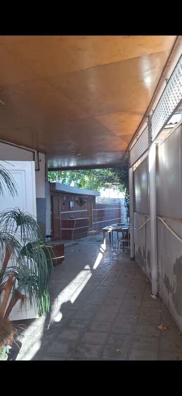 Həyət evləri və villaların satışı: 4 otaqlı, 5 kv. m, Kredit yoxdur, Orta təmir — 5