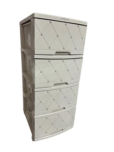 Komodlar: Yeni, Güzgüsüz — 19