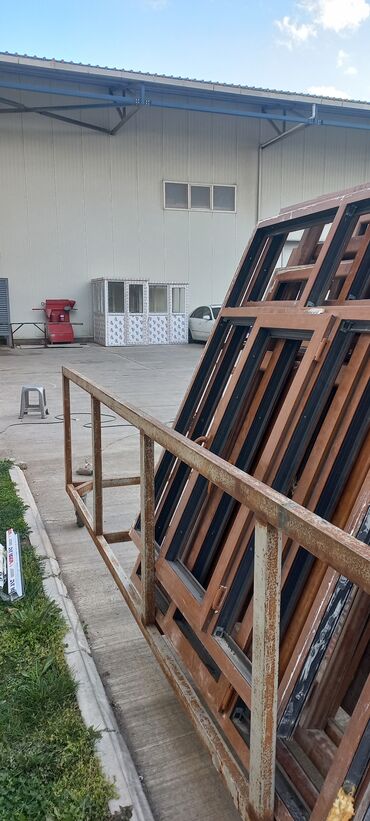 Plastik pəncərələr: İşlenmi̇ş plasti̇k pəncərələr. 
120x160=100 man — 8