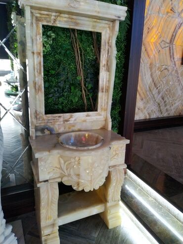Mətbəx kranları: Bu, hamam otağı və ya tualet üçün nəzərdə tutulmuş, daşdan hazırlanmış