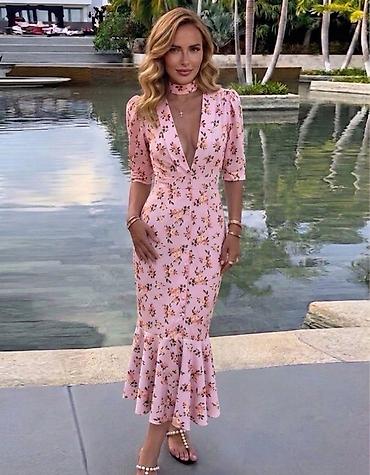 roxy papuce: Preslatka Ženska midi haljina s cvetnim printom
2999 din
S M L — 1