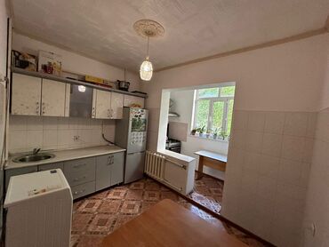 продаю квартиру мкр достук: 2 комнаты, 52 м², 106 серия, 1 этаж