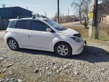 Toyota: Toyota ist: 2002 г., 1.5 л, Автомат, Бензин, Хэтчбэк