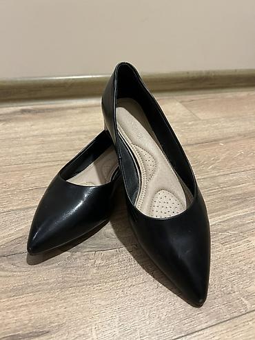 Digər ayaqqabılar: 1.Ботинки Натуральная кожа Размер 39 Цена 60 azn 2. Зимние ботинки — 12