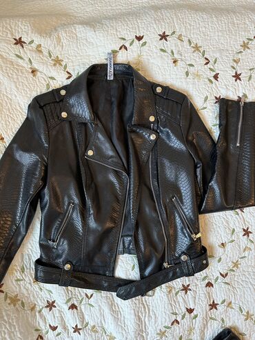 секонд хенд кожаные куртки: Кожаная куртка, Косуха, Эко кожа, Приталенная модель, Укороченная модель, S (EU 36), M (EU 38), One size