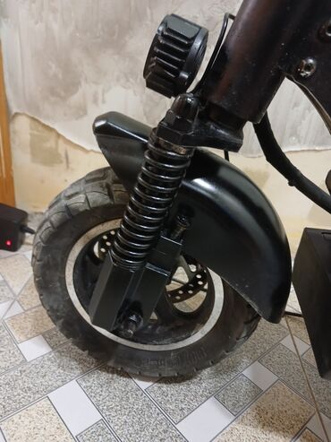 Elektrikli samokatlar: İşlənmiş Elektrik samokat 10", 351 - 500 Vt, 26 - 35 km/s, Ünvandan götürmə — 8