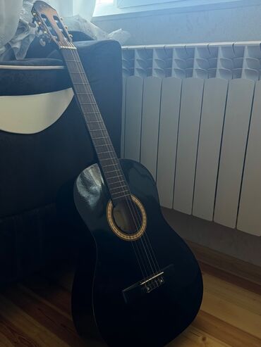 Tar: Klassik gitara, Yamaha, İşlənmiş
