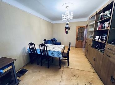 qəbələ ev satılır: Satılır 3 otaqlı köhnə tikili. Sumqayıt 5 - ci mikrorayonda daş bina — 2