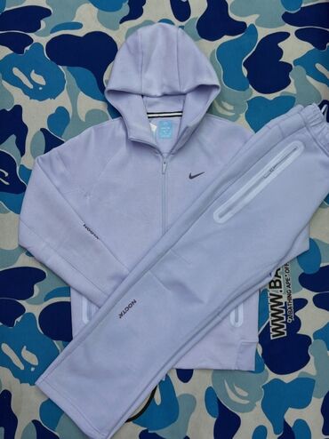белые спортивные штаны мужские: Эркектердин спорттук костюму, L (EU 40), Nike, Жаңы, түсү - Кызгылт көк, Өзү алып кетүү, Акылуу жеткирүү