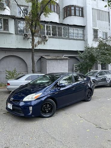 genesis g90: Toyota Prius: 2015 г., 1.8 л, Автомат, Гибрид, Лифтбек — 2
