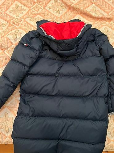 hilfiger: Tommy Hilfiger uzun şişme qız üçün qış kurtkası - Rəng: tünd göy — 2
