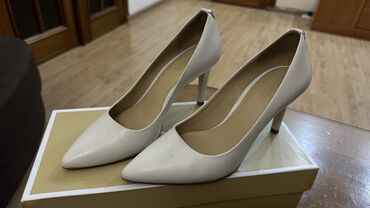 обувь с америки: Туфли Michael Kors, Размер: 35, цвет - Белый
