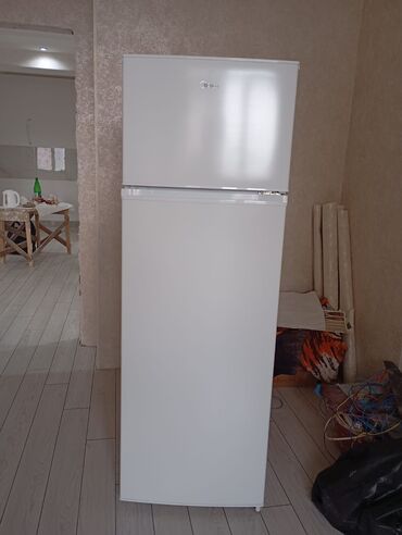 İçki texnikası: İşlənmiş 2 qapılı Midea Soyuducu Satılır, rəng - Ağ