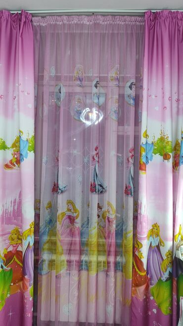 бу жалюзи: Продаются шторы в детскую для девочки + тюль "Принцессы" Почти новые