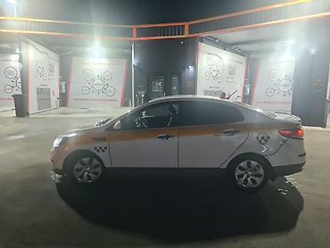 hyndai gets: Kia Rio: 2016 г., 1.6 л, Автомат, Бензин, Седан — 3