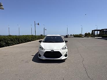aqua disk: Toyota Aqua (Prius C) hibrid hetçbek kredit mumkundur 5300 azn odemek — 2