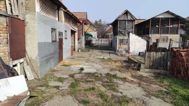 Kuće na prodaju: Prodajem kuću sa pripadajućim zemljištem i pomoćnim objektima, ukupne — 2