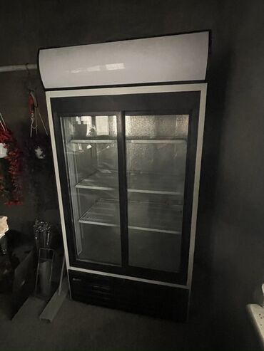 Biznes üçün program təminatı: Uğur brendinin şüşə vitrinli ticarət soyuducusu - İkiqat sürüşən şüşə