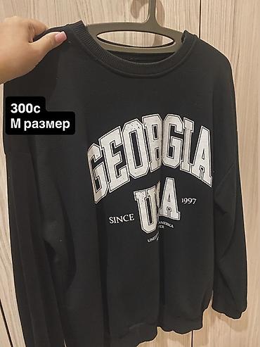 Футболки: Женская одежда размер M: 1. Серая футболка с коротким рукавом — — 3