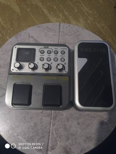 səs gucləndiricilər: Gitara pedalı Nux. Yenidir heç bir problemi yoxdur. Real alıcı vatçapa