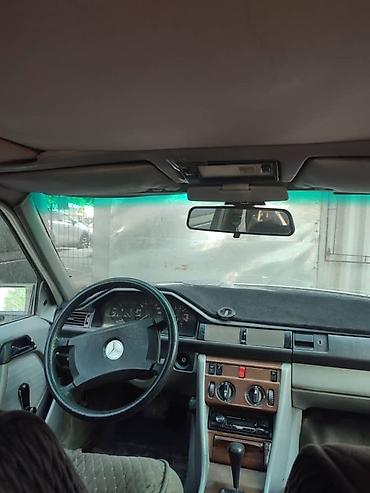 211 рест: Mercedes-Benz W124: 1987 г., 2.3 л, Автомат, Бензин, Седан — 5