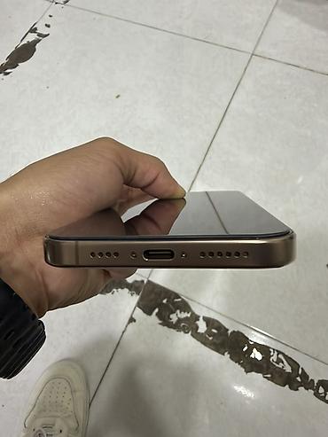 15 pro kabro: IPhone 16 Pro Max, 256 GB, Qızılı, Face ID — 7