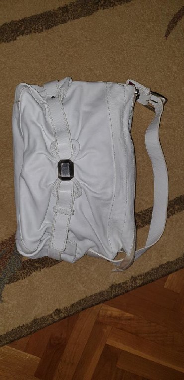 kozne torbe cena pojedibacna: Zenska bela kozna torba malo koriscena bez ostecenja 100 %
