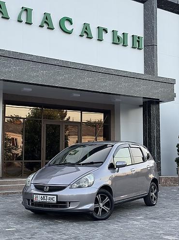 хэтчбек машина: Honda Fit: 2004 г., 1.3 л, Вариатор, Газ, Лифтбек — 1