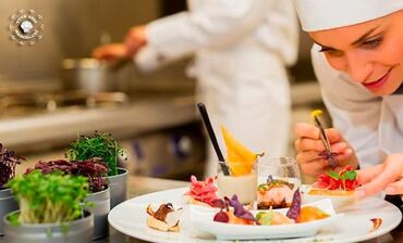 Aşpazlar: Salam sushi köməkçi işi axtarıram,əsas istəyim sushi