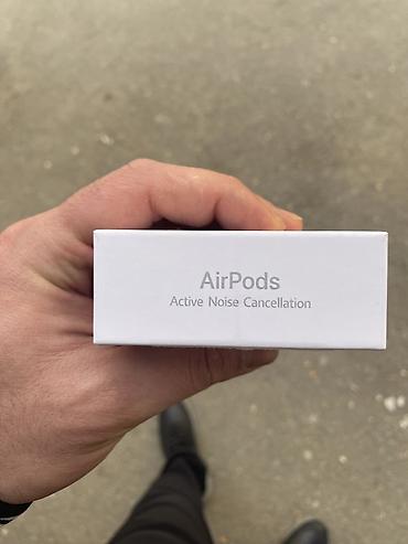 Masaüstü kompüterlər və komponentlər: Apple AirPods 4 (ANC) – Aktiv Səsboğma ilə Məhsul haqqında: - Model — 1