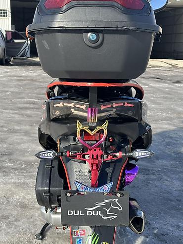 Скутеры: Продаю скутер Макси 🏍️ 2025 года новый ✅ Пробег 1900 км ✅ Все — 5