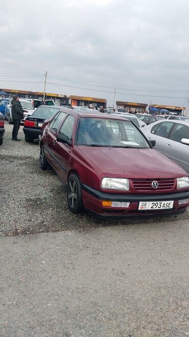 Volkswagen: Volkswagen Vento: 1994 г., 1.8 л, Механика, Бензин, Седан